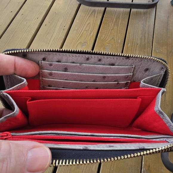 Dooney & Bourke NWO Tags Gray Textured Wristlet 7.25x4.75 - Picture 9 of 16